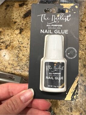 All Purpose Brush-On Nail Glue - Black